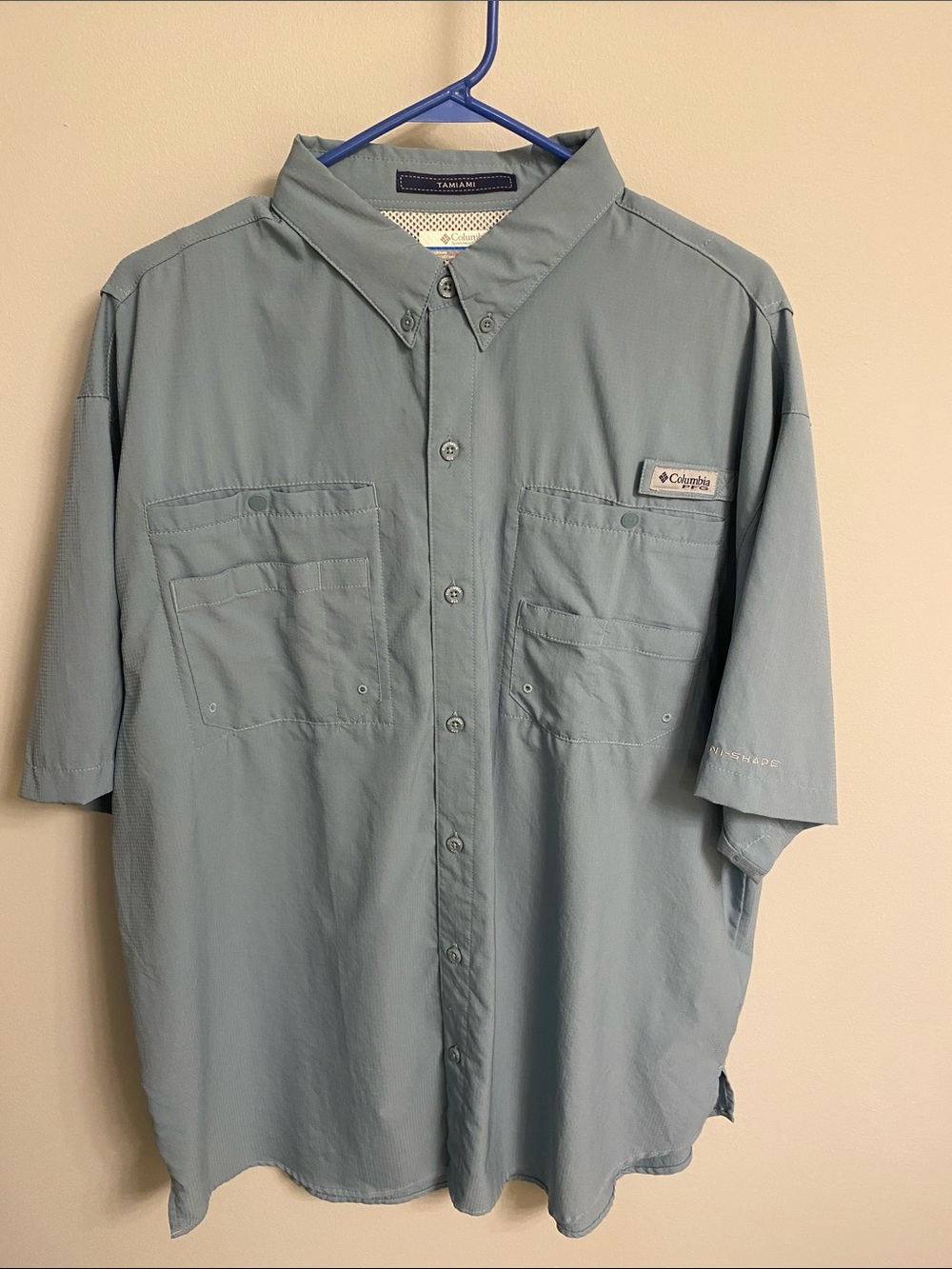 Columbia Light Sage Green Short-Sleeve Button-Down Shirt
